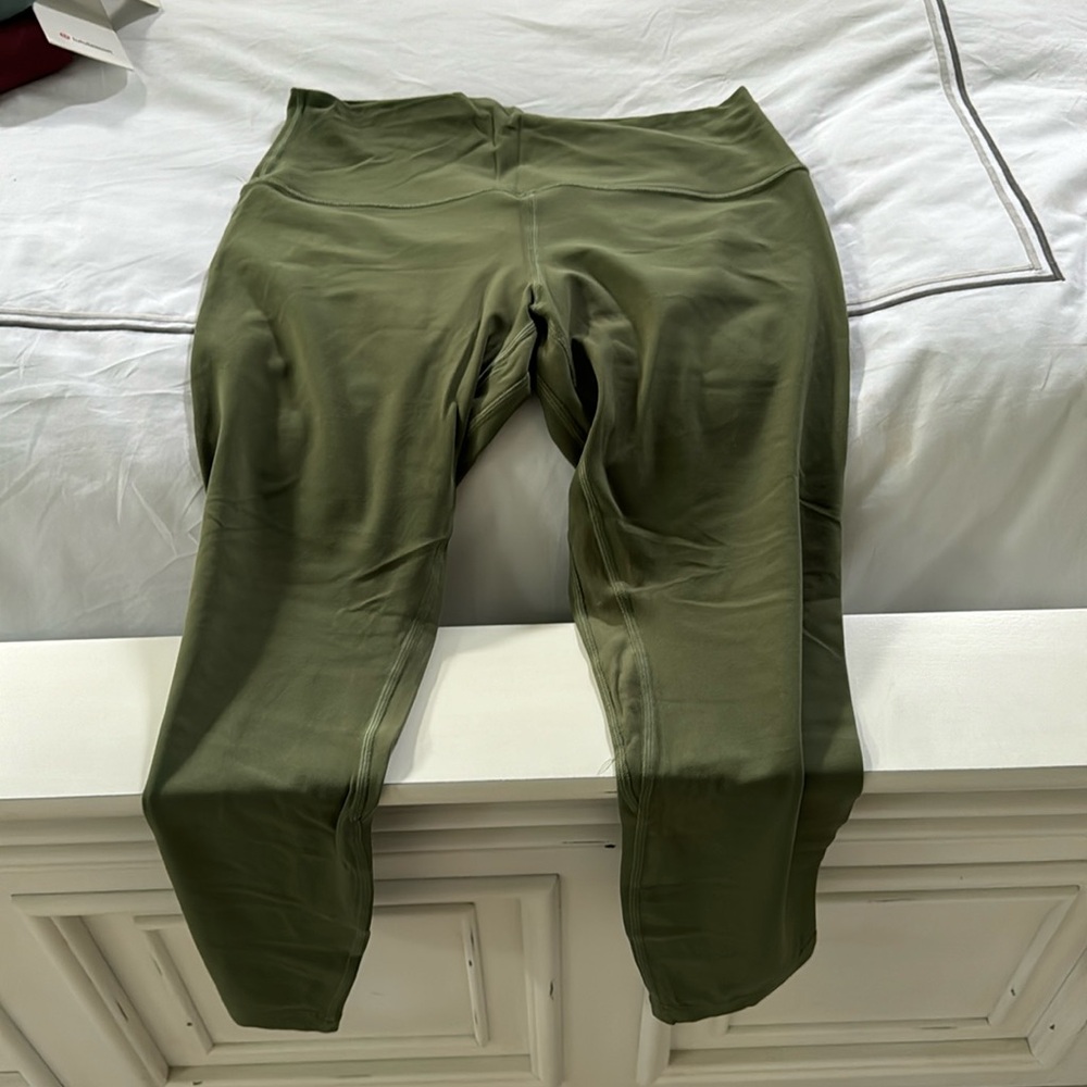 Lululemom Align 24”